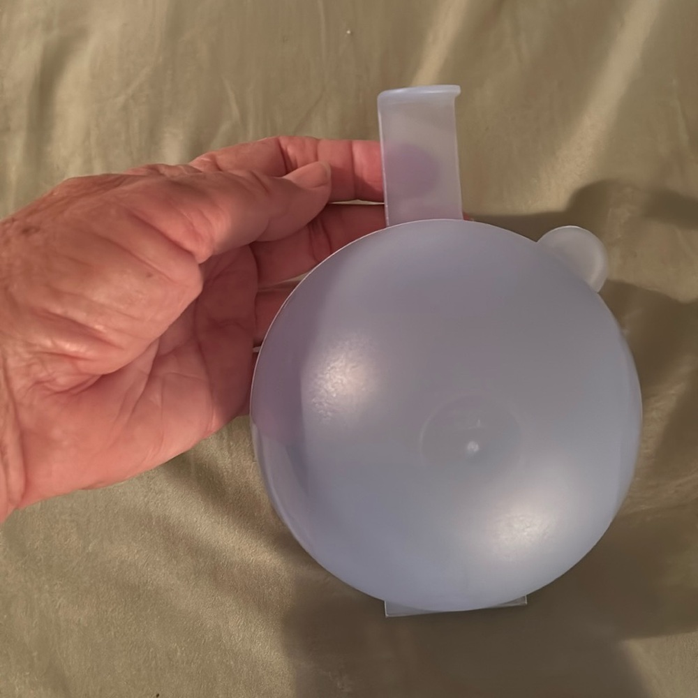 Tupperware ✂️ - Picture 2 of 3